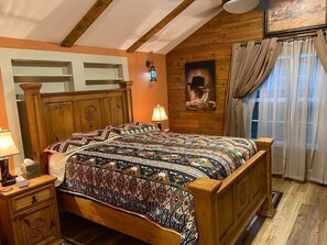 2 bedrooms, iron/ironing board, free WiFi, bed sheets - Stockyards-Walk 1.5 Block to StockYards-Cowboy Cabin, TCU close by (Fort Worth)
