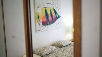 2 bedrooms, iron/ironing board, travel cot, WiFi