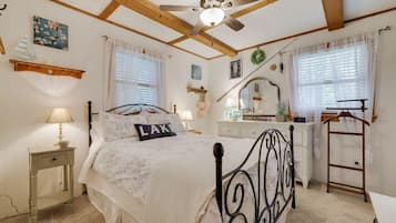 3 habitaciones, escritorio, tabla de planchar con plancha y wifi gratis