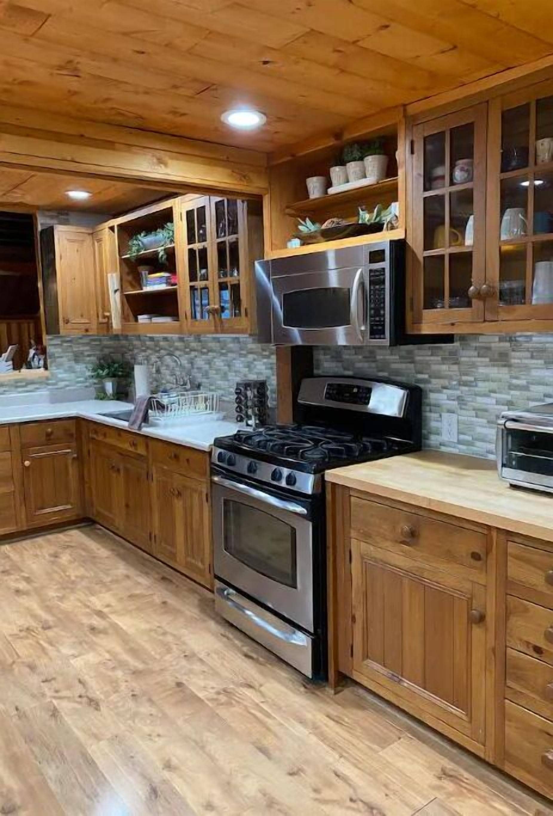 ثلاجة، ميكروويف، فرن، موقد طهي مسطح