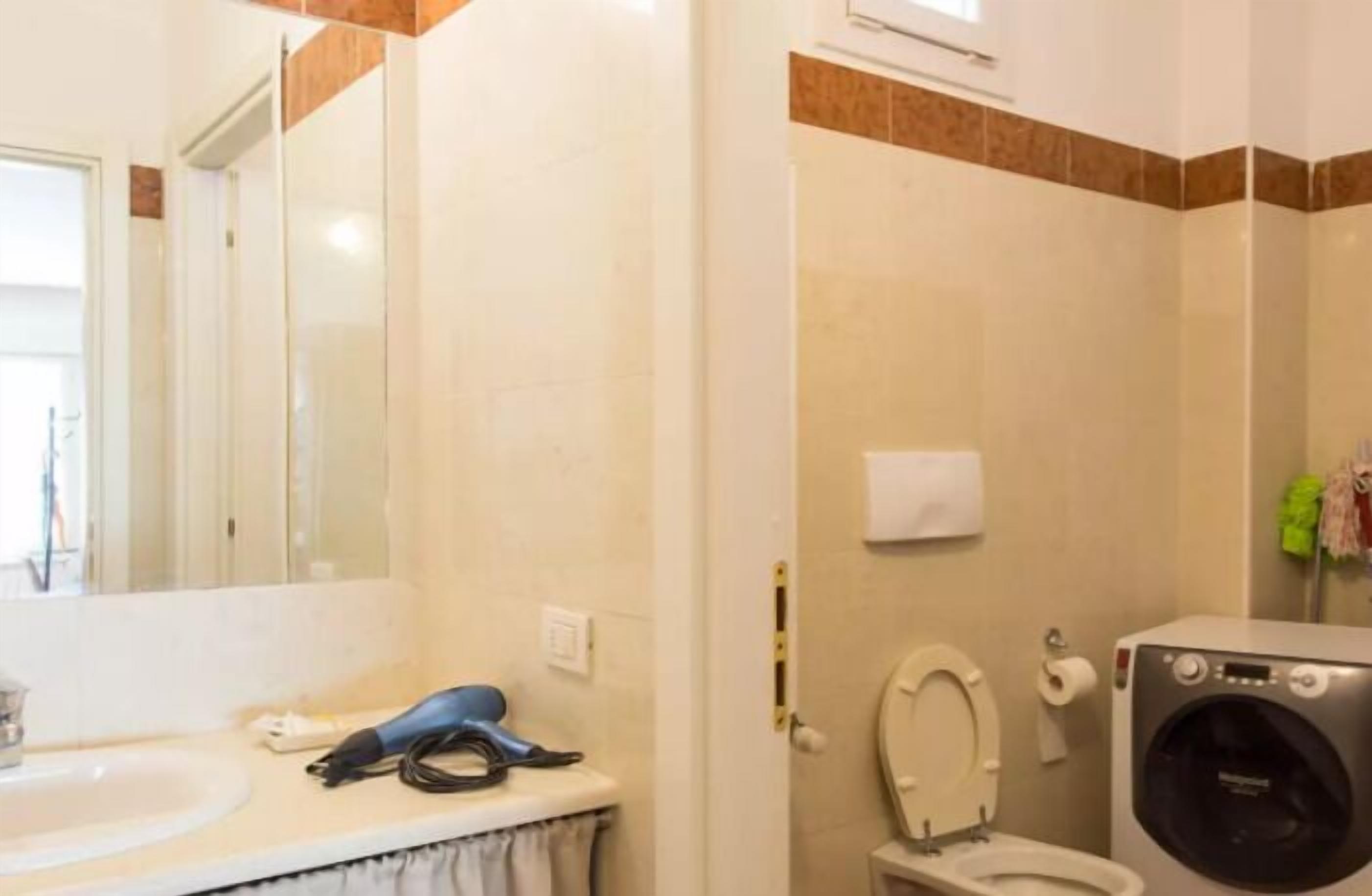Classic Apartment | Bathroom