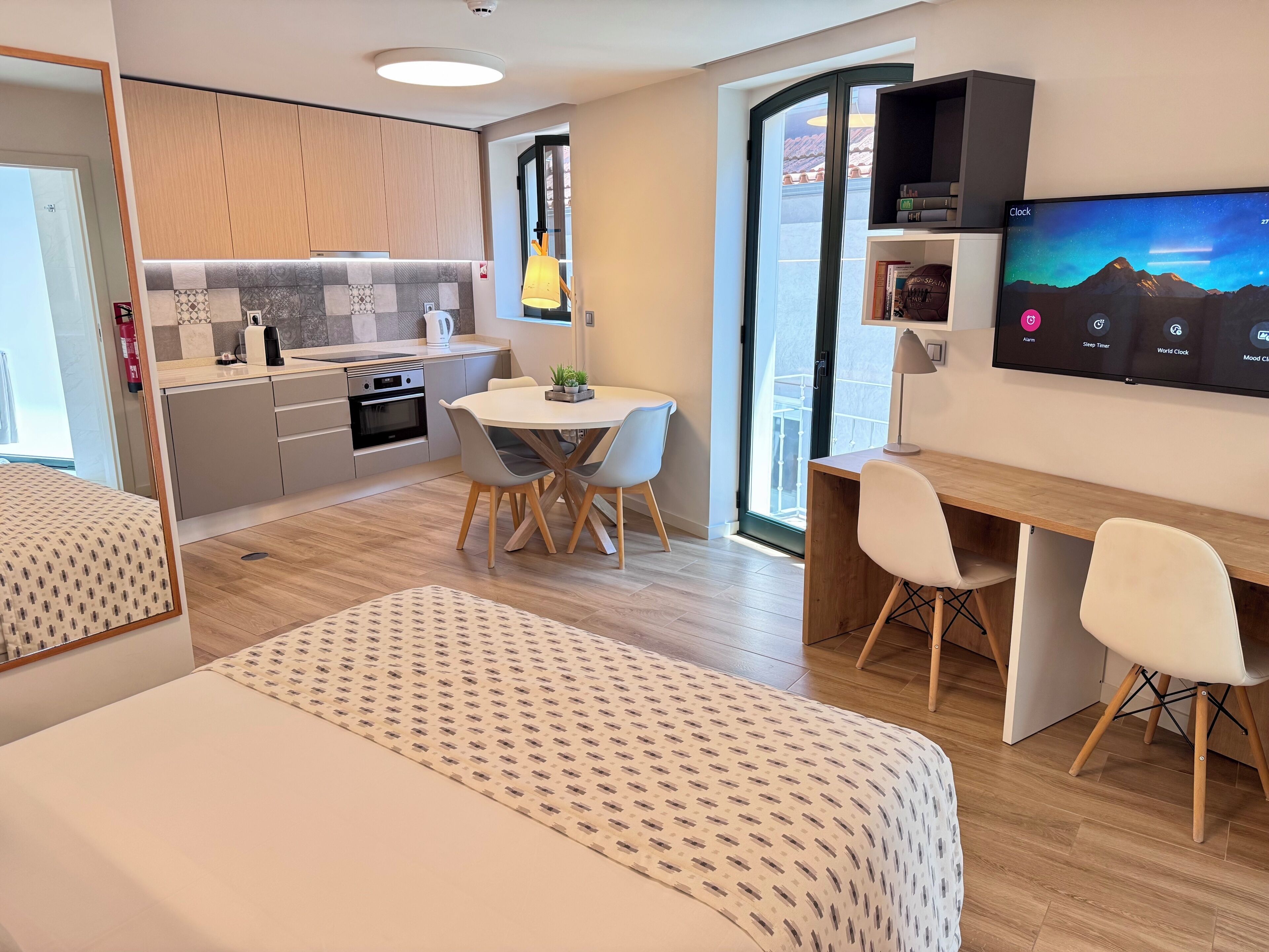 Studio - 1 dubbelsäng - balkong | Arbetsyta för laptop, strykjärn/strykbräda och gratis wi-fi