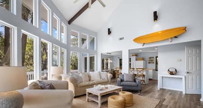 Wildlife viewers dream! Peaceful & so clean, golf cart incl., pool across street