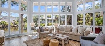 Wildlife viewers dream! Peaceful & so clean, golf cart incl., pool across street