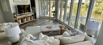 Wildlife viewers dream! Peaceful & so clean, golf cart incl., pool across street