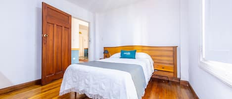 Eenpersoonskamer | Een strijkplank/strijkijzer, gratis wifi, beddengoed