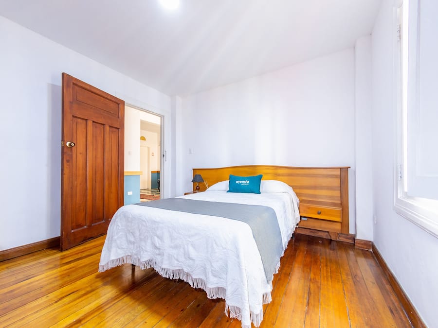 Chambre Simple | Fer et planche à repasser, Wi-Fi gratuit, draps fournis