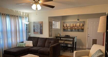 Super cute getaway home!!