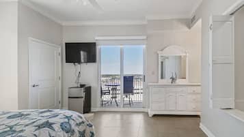 4 bedrooms, free WiFi, bed sheets