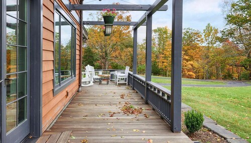 Woodstock Stone Lodge