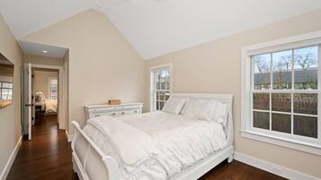 Casa, varias camas (Bridgehampton Bungalow) | 3 habitaciones, tabla de planchar con plancha y wifi