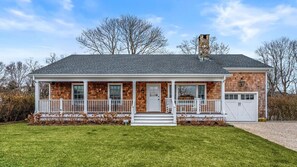ハウス ベッド (複数台) (Bridgehampton Bungalow) | 外観