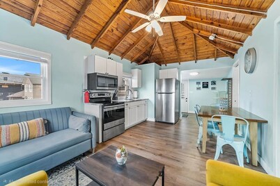 Beautiful condo steps away from the beach in Manasquan