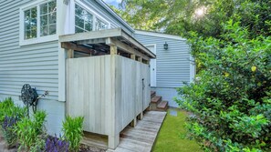 Nhà, nhiều giường (East Hampton Town Terrific) | Ngoại thất