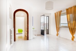 4 habitaciones, tabla de planchar con plancha y wifi gratis 