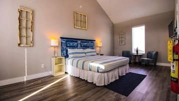2 bedrooms, desk, iron/ironing board, WiFi
