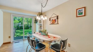 House, Multiple Beds (East Hampton Hideaway) | Dining - East Hampton Hideaway (East Hampton)