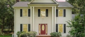 Beautiful Home Walking Distance to Elon University