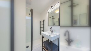 Unclassified image, 3 of 16, button - Centrally Located 1BD Flat in the Heart of London (London)