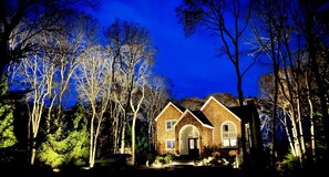 House, Multiple Beds (East Hampton Exquisite) | Exterior