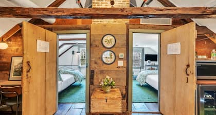 Sage and Madison House - Hatfield Suite - 3rd Floor