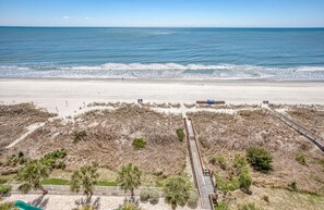 On the beach - 1BD Oceanfront-Indoor/Outdoor Pool-Winter Specials (North Myrtle Beach)