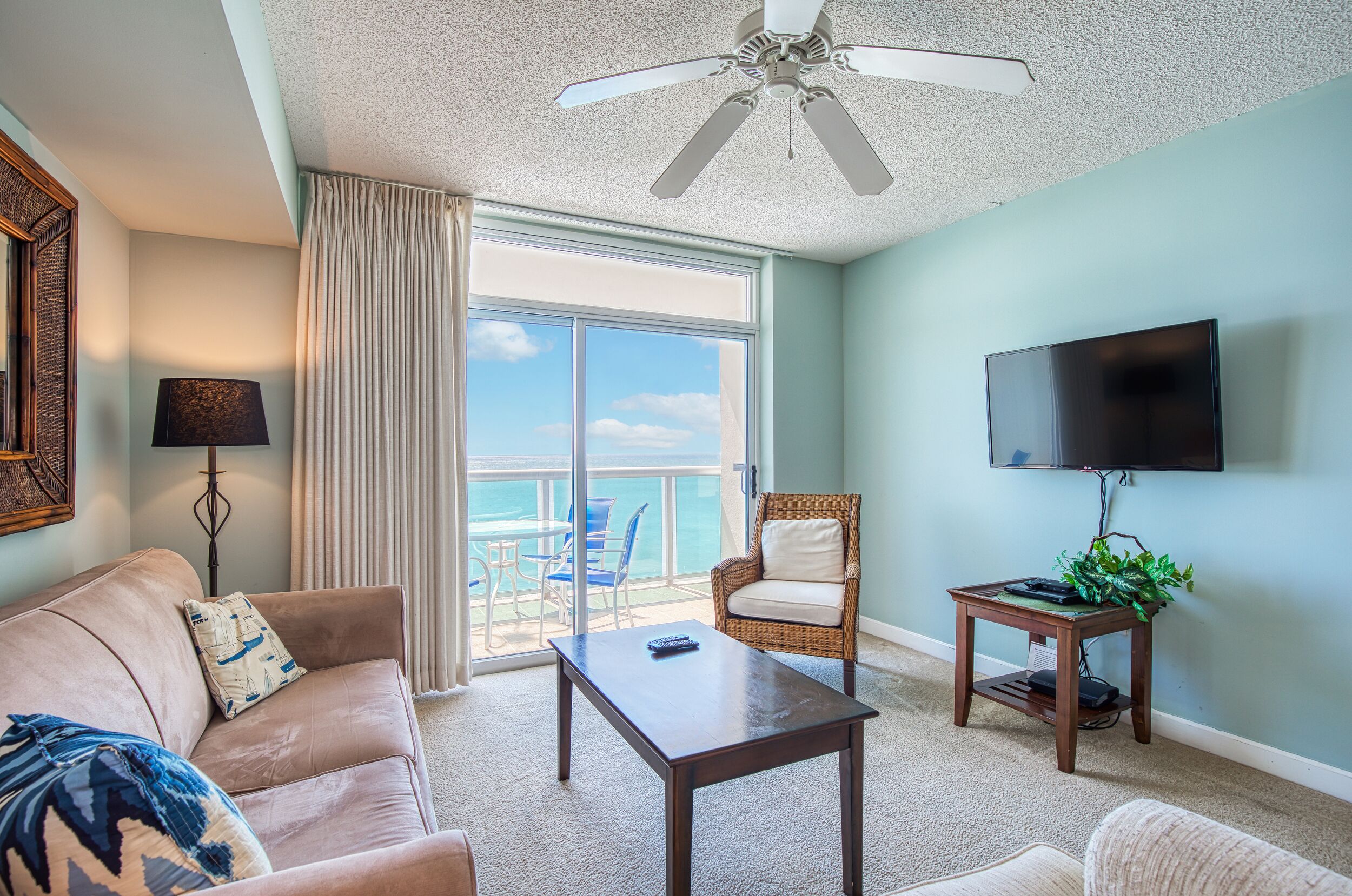 Crescent Keyes 906, 1BR Oceanfront Retreat!
