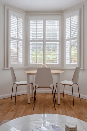Dining - Lovely 1BD Self Contained Flat in Greenwich (London)