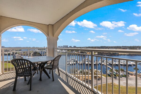 Outdoor dining - Spectacular 3BD Corner Unit - Waterway Views - Large Square Footage (North Myrtle Beach)