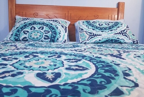 Apartment with bath, tv, ac and a view to die for