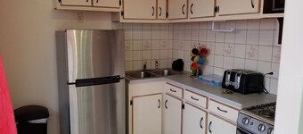 Apartment with bath, tv, ac and a view to die for