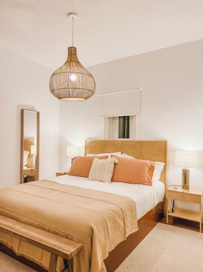 3 bedrooms, desk, internet, bed sheets