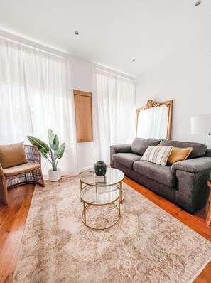 Unclassified image, 3 of 20, button - Stylish 2BDR Lisbon Apartment City Center (Lisboa)