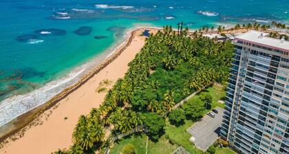 Ocean-Front, Family-Friendly Condo in Playa Azul, Luquillo. Sleeps up to 8!
