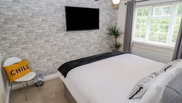 3 bedrooms, individually decorated, individually furnished, free WiFi