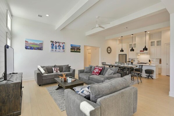 Smart TV, offices, computer monitors