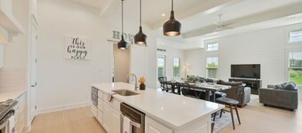 12th Man Hideout w/ Private Backyard