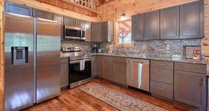 Star Ridge - Pet Friendly - 3BR/2BA Walk to Old Man's Cave
