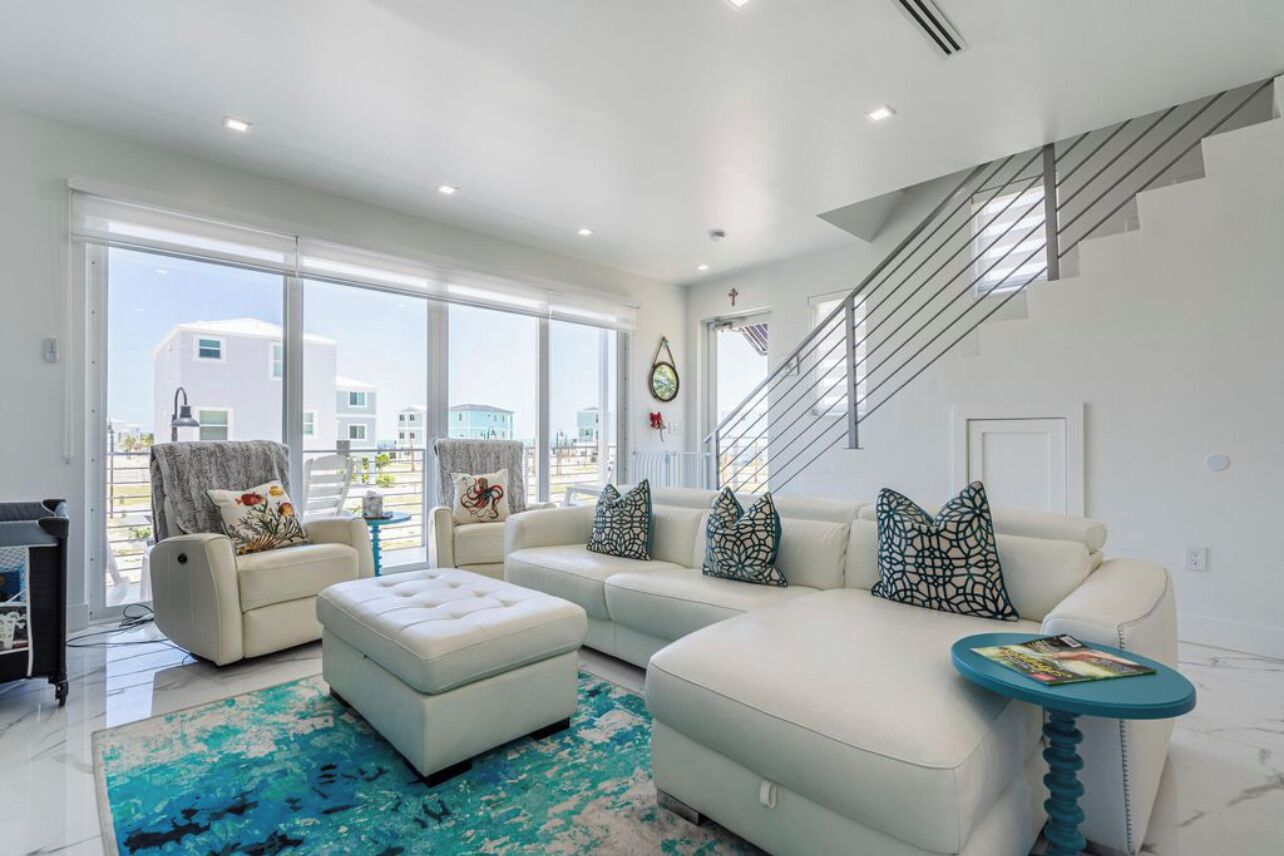 智能电视、乒乓球、立体声音响