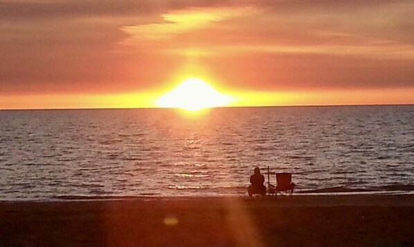 Chaise longue, serviettes de plage