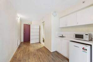 Private kitchen - Amazing Studio available to occupy (Melbourne)