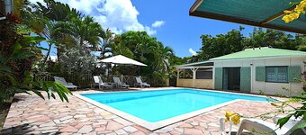 CHARMING HOUSE WITH POOL 5 MINUTES FROM THE BEACH!