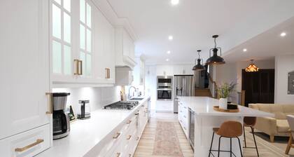 Experience The Retreat Home with hot tub and EV charge