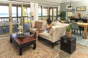 Fernseher, DVD-Player, Tischtennisplatte