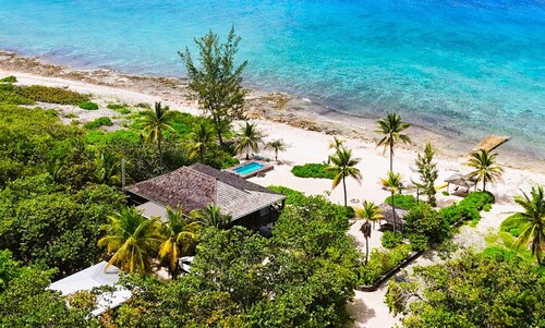 Featherstone - Upstairs Beach Front Apartment