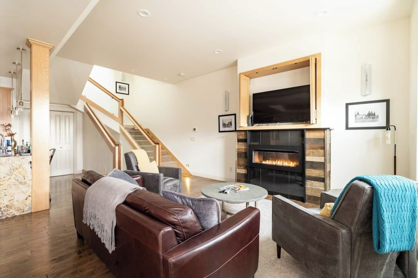 Smart TV, fireplace, offices