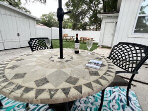 Outdoor dining - TaNpa Villa! Artsy home in the middle of everything! (Tampa)