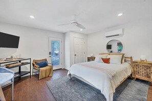 1 bedroom, in-room safe, free WiFi, bed sheets