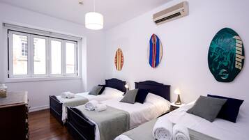 Quarto triplo design | Roupas de cama antialérgicas, individualmente mobiliados