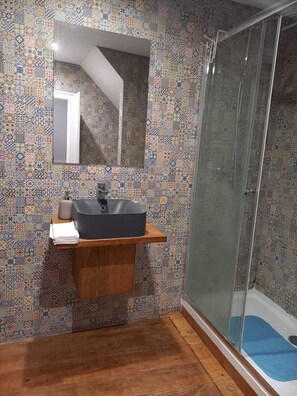 Deluxe dubbelrum | Badrum | Handdukar